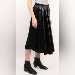 NWT XIRENA Black Vivian Velvet Shine Skirt Elastic Waist Pull-On Flared Medium